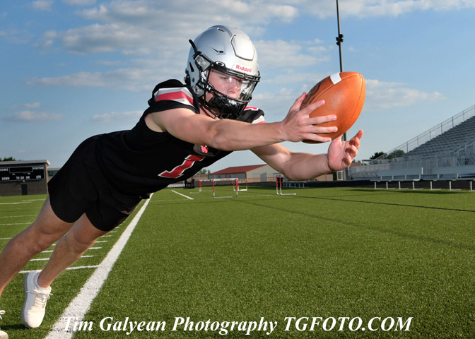 football,BVW,action,pictures,KS,Overland,Park,Blue Valley,Olathe,Shawnee Mission,Mill Valley,Basehor